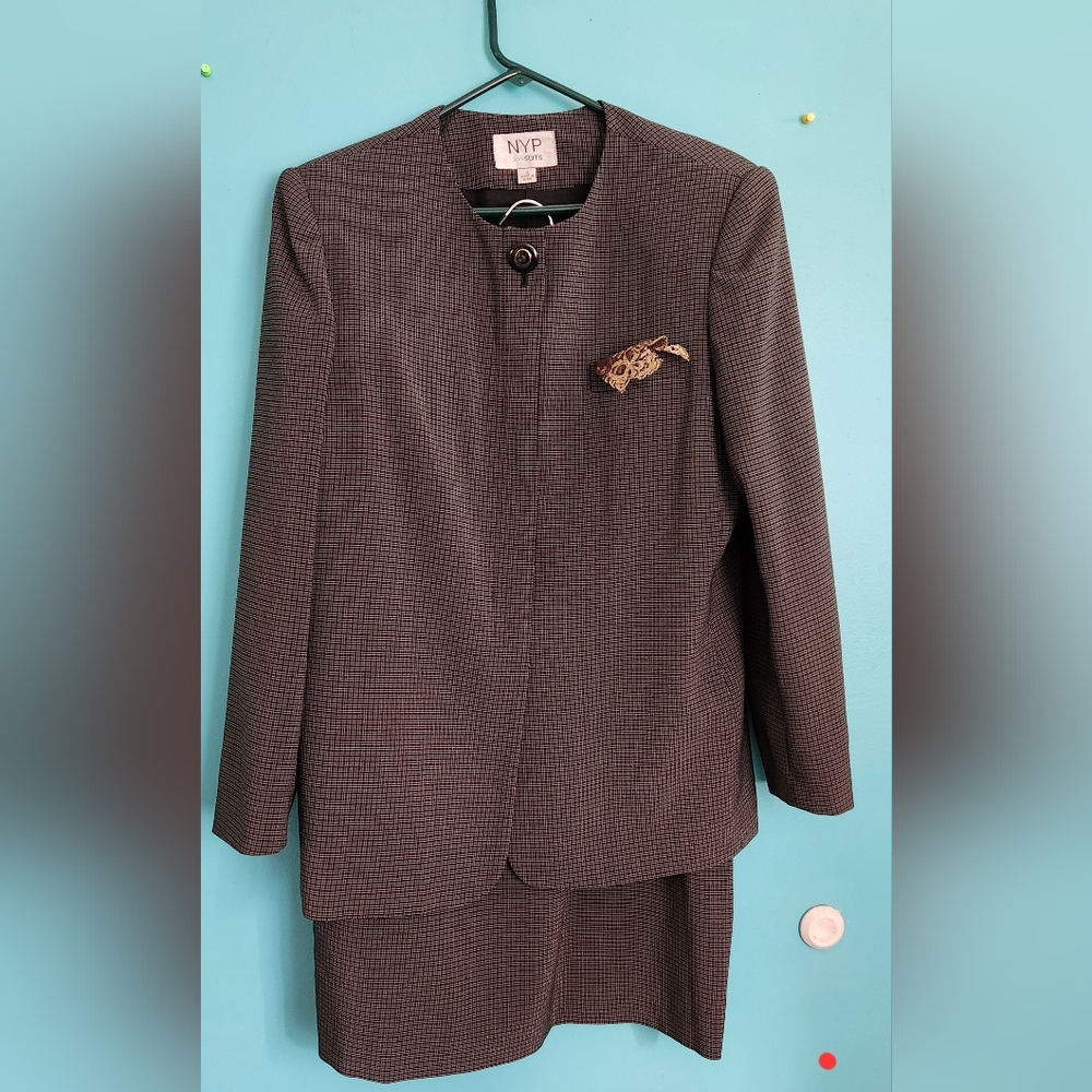NYP SUITS Dressy Women's Jacket and Skirt Size 16